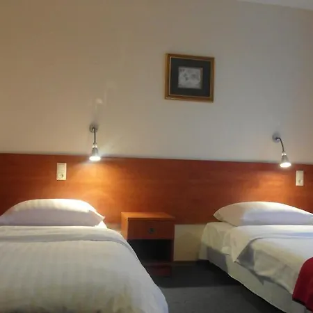 Hotel Julianów-2